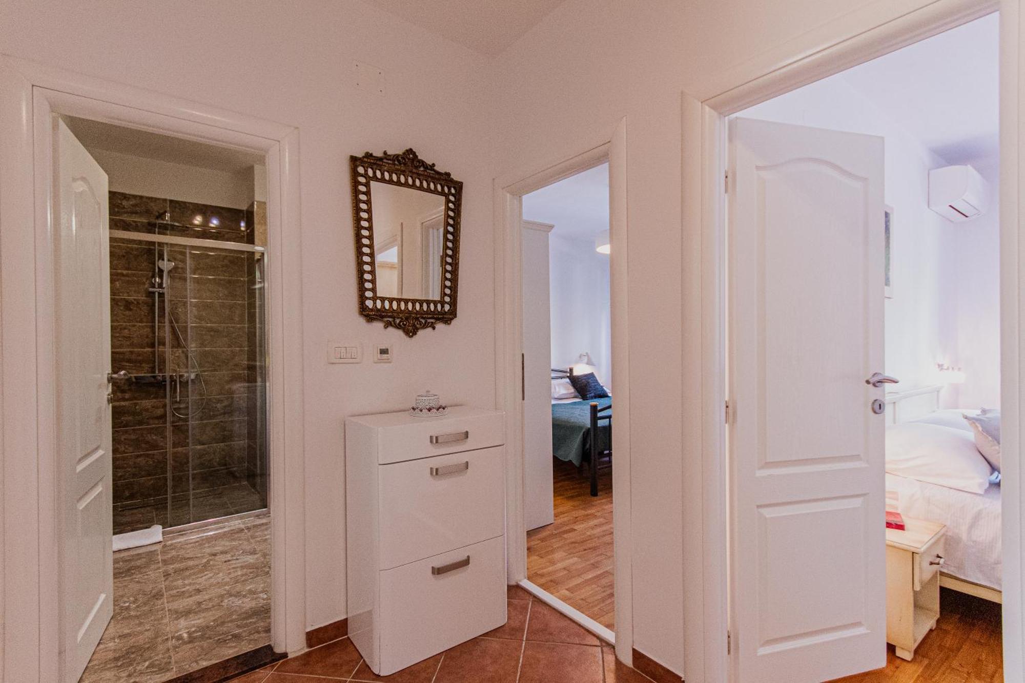 Apartment Stylish Oliva On Bacvice Near Old Town