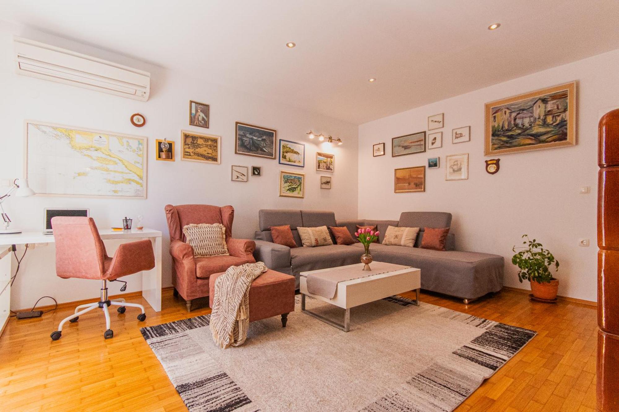 Apartment Stylish Oliva On Bacvice Near Old Town